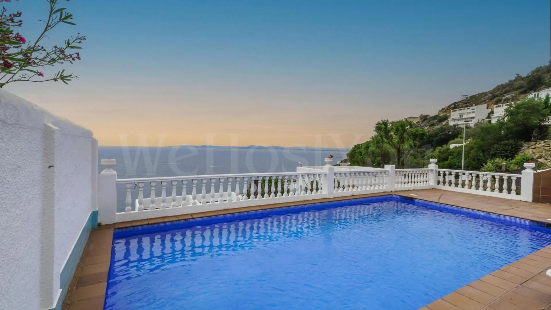 Holiday home Magnifique Maison Bramer 14, Roses - Wehostyou